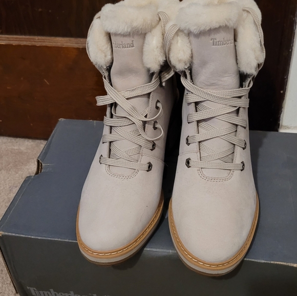 Women's Timberland Sienna High Waterproof Mid Hiker Boots - Picture 2 of 11